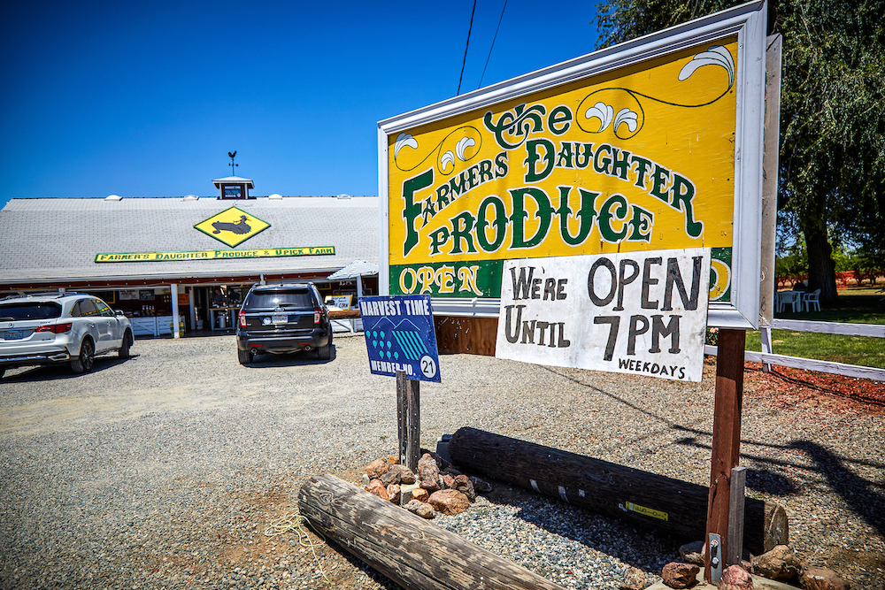 Farmers Daughter Farm Stand